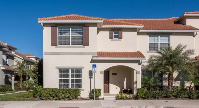 4899ct - Storey Lake 5 Bedroom Townhouse, Varaa Lomakoti Hotellit Kissimmee pysäköinnillä, Pysäköinti
