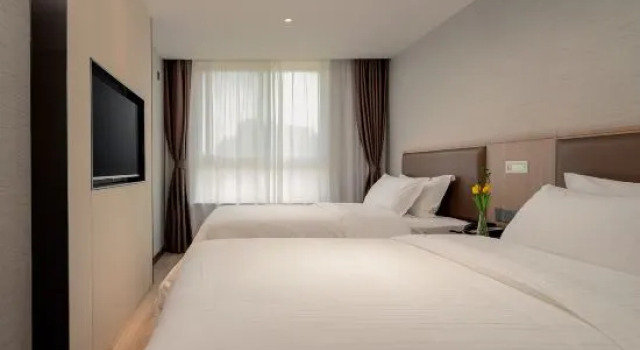 Люкс GreenTree Inn Ganzhou Sankang Temple DaRunFa Express Hotel