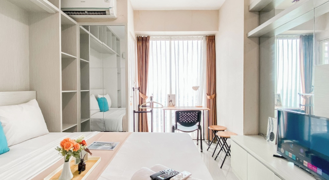 Warm And Minimalist 1Br Without Living Room Grand Kamala Lagoon Apartment