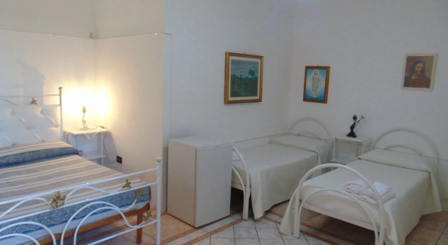 B&B Alloggio in Villa Cristina, Забронировать Отель «постель и завтрак» Галлиполи Саленто, рядом с Пляж Байя Верде