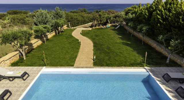 Вилла Luxury Antonoglou Beach Villas, Gennadi