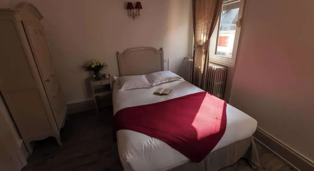 Номер Standard Brit Hotel Bristol Montbéliard Centre