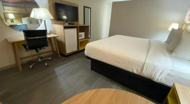 Номер Standard Days Inn by Wyndham Roswell