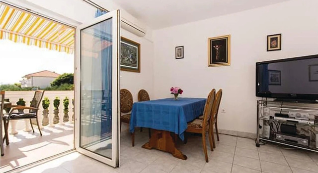 Awesome Apartment in Kastel Gomilica With 1 Bedrooms and Wifi