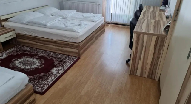 Трёхместный номер Standard с балконом и с видом на реку City Bridge Guest House