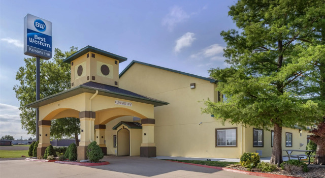 Best Western Parsons Inn, 预订 酒店 帕森斯 堪萨斯州