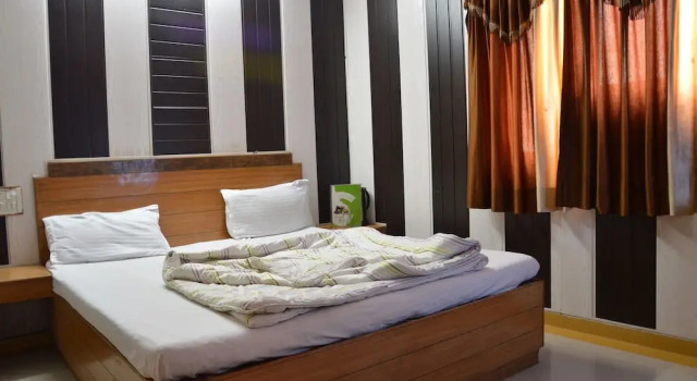 Hotel New Mamta by SSH 350 Metres from Nakki Lake, Забронировать Отель Отели штата Раджастхана с парковкой, Парковка