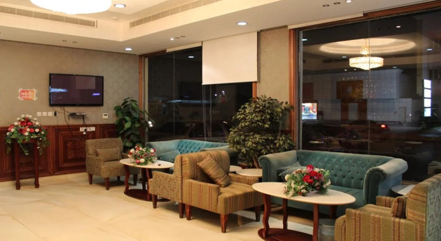 شقه بغرفه وصاله دور ارضي, Buchen Sie Ferienwohnung Provinz Riad Provinz Riad