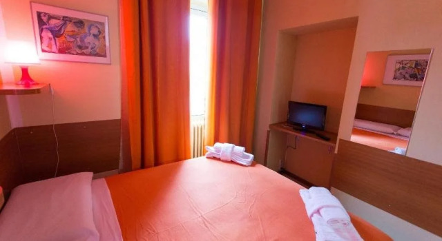 Hotel Pontenuovo, Book Hotel Hotels in Merone with Parking, Parking