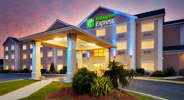 Holiday Inn Express Hotel & Suites Gibson by IHG, Book Hotel New Milford The Poconos