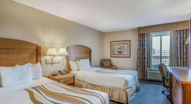 Четырёхместный номер Standard La Quinta by Wyndham Islip - MacArthur Airport