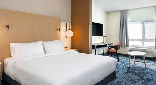 Двухместный люкс Fairfield by Marriott Inn & Suites North Bay