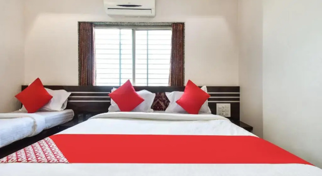Hotel Neem Palace by OYO Rooms, Забронировать Отель Отели штата Махараштры 3 звезды, 3*