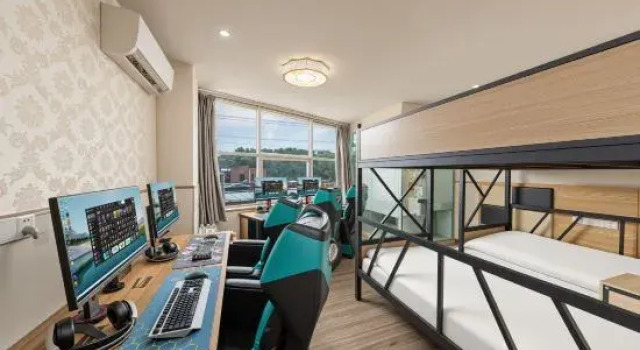 Кровать в общем номере Yixin Holiday Hotel (Shanghai Jinqiu Road)