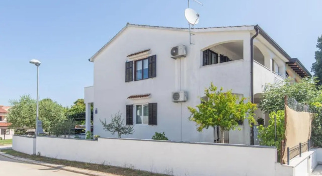 Apartment ANTONIJE with two bedrooms for max 6 person 700 m from beach Funtana