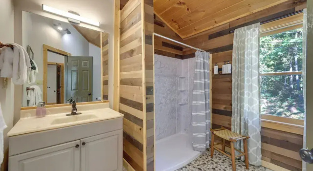 Коттедж Pet-friendly Gatlinburg Retreat w/ Community Perks