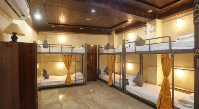 Кровать в общем номере Perfectstayz AIIMS near Aiims Hospital