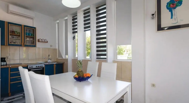 Beautiful Apartment in Zadar With 2 Bedrooms, Wifi and Outdoor Swimming Pool