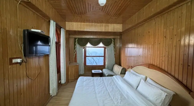 Hotel Amar Palace, Забронировать Отель Отели Шимлы с парковкой, рядом с Площадь Ридж в Шимле, Парковка