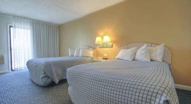 Четырёхместный номер Standard с балконом и с видом на залив Sea Bay Hotel