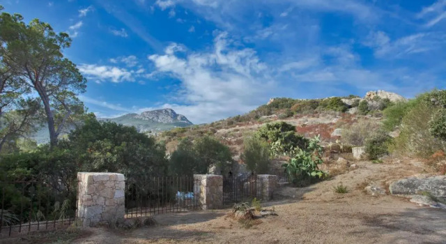 Villa in Calvi with swimming pool garden sea view and near the beach, Varaa Villa Calvi 