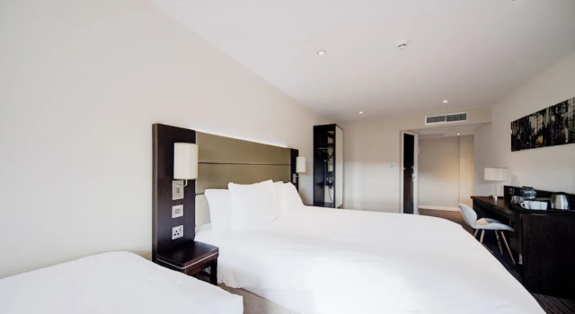 Четырёхместный семейный номер Standard Belvilla Newport City Centre Lifestyle