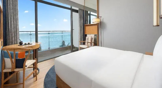 Двухместный номер Standard с красивым видом из окна Hotel Indigo Dali Erhai by IHG