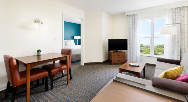 Люкс Residence Inn by Marriott Des Moines West at Jordan Creek Town Center