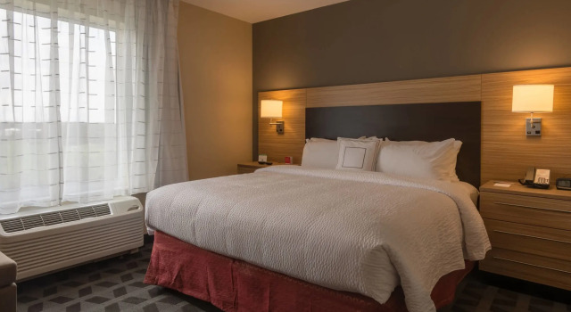 TownePlace Suites by Marriott Syracuse Clay, Buchen Sie Hotel Hotels in New York State mit Pool, Schwimmbad