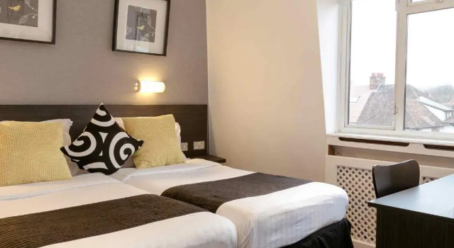 Трёхместный номер Standard Croft Court Hotel