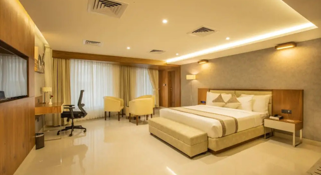 Люкс Luxury Royal Plaza Suites by RAK Rooms, Mangaluru