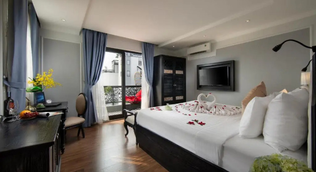 Полулюкс с балконом Hanoi Media Hotel & Spa
