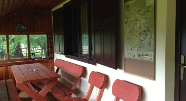 Gyulak Guesthouse, Varaa Hotelli Izvoare 