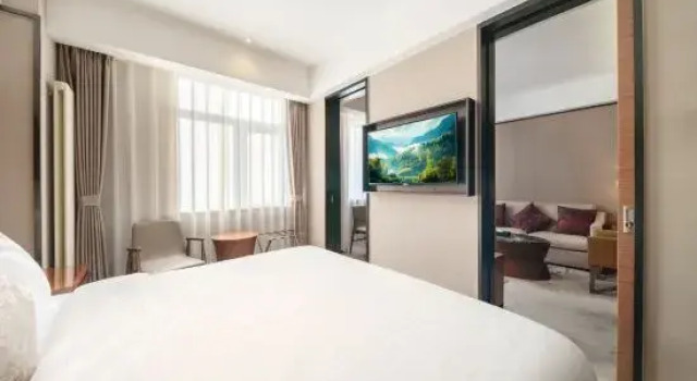 Люкс Business Jingling Huatian Holiday Hotel (Capital Gymnasium Baishiqiao South Subway Station)