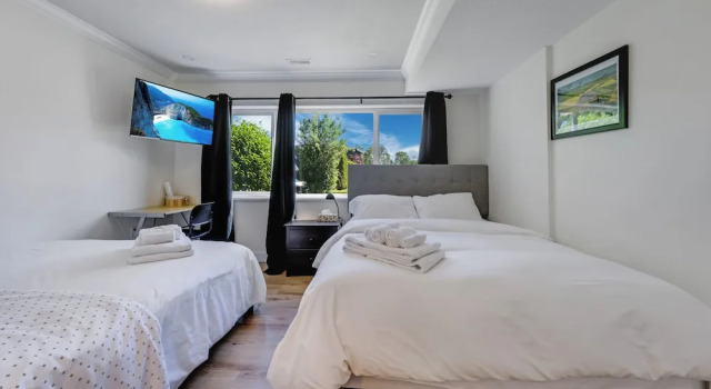 Четырёхместный номер Grand Quite House near the Vancouver Airport
