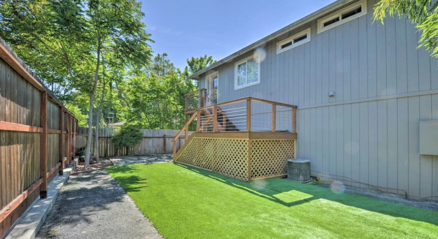 Close to Parks & Brews: Sunny Grants Pass Apt!, Book Hotel Hoteller i Grants Pass med parkering, Parkering