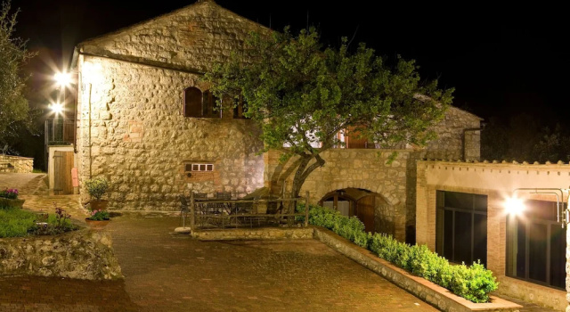 Апартаменты c 1 комнатой с балконом и с красивым видом из окна Antico Borgo Poggiarello