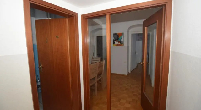 Apartment Bad Canstatt, Забронировать Апартаменты/квартира Бад-Каннштатт Штутгарт, рядом с Арена «Ганс-Мартин-Шлейер-Халле»
