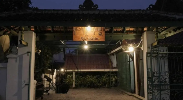 Rumah Kayu Joglo Yudhistira, tepi sungai, 2BR, Book Hotel Sleman Yogyakarta Province