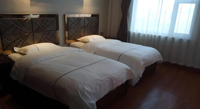 GreenTree Inn Geermu Walking Street Business Hotel, Prenota Hotel Golmud Qinghai