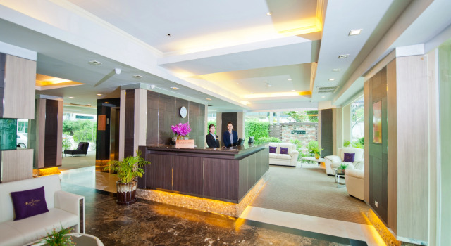 Kingston Suites 