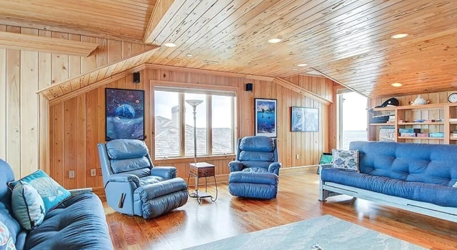 The Boat - 8 Br Home