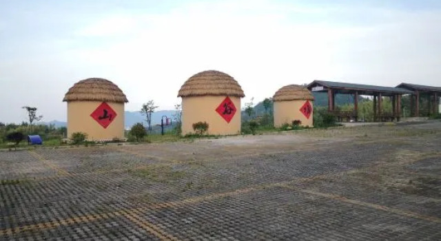 Люкс Deluxe Dabie Mountain Ziyunyuan Inn