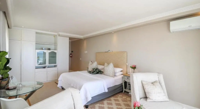 Люкс Deluxe Hermanus Beachfront Lodge