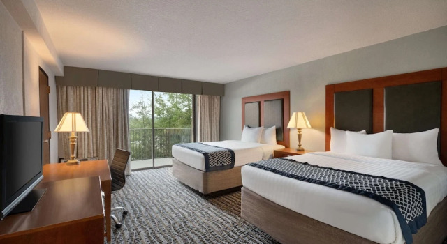 Люкс c 1 комнатой с балконом и с видом на город Baymont by Wyndham Bremerton WA