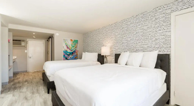 Waikiki Village Retro Motel by Oceana Resorts, Забронировать Мотель Отели Южной Каролины с бассейном, Бассейн