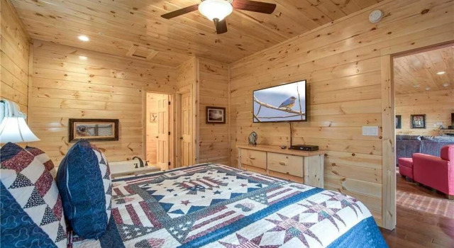 Damrons Dream 5 Bedroom Mountain View Home with Hot Tub