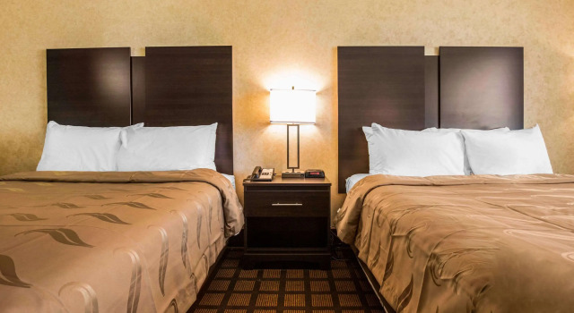 Standard Vierer Zimmer Quality Inn Monee I-57