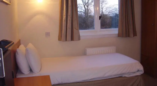 Kaim Park, Prenota Hotel Bathgate West Lothian