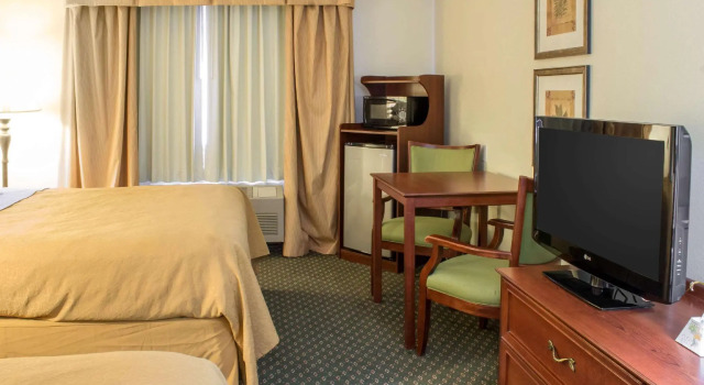 Четырёхместный номер Standard Quality Inn & Suites Sioux City Southeast